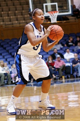 Shay Selby in the half court set