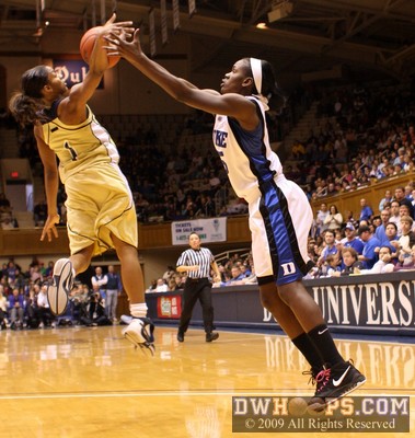 Jacqua Williams takes it away from Bridgette Mitchell -  - O1.D13;1, 8:22, 19-7