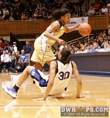 Carrem Gay picks up her second foul - a block -  - D30;2, 15:20, 34-17