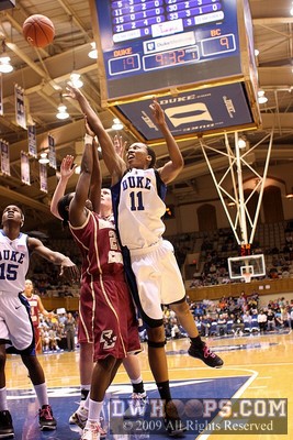 DWHoops Burst: Chante Black takes the pass in the lane, is sandwiched, and shoots -  - D11;1,9:34,19-9