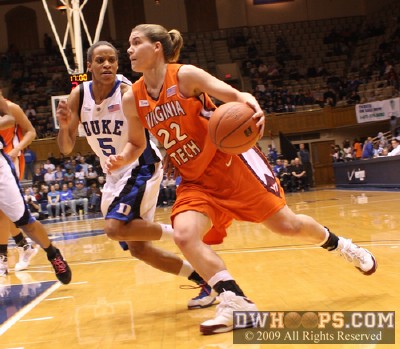 Jasmine Thomas tries to get the angle on Laura Haskins drive -  - 