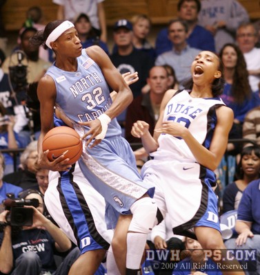 Carrem Gay absorbs the impact of Rashanda McCants, getting the charge call (second of two) -  - D30.O32;1,7:56,23-16