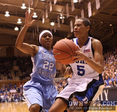 Jasmine Thomas pulls up immediately after being fouled by UNC's Cetera DeGraffenreid -  - O22.D5;1,4:10,30-23