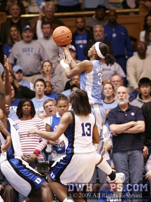 Rashanda McCants bricks a layup that might have clinched a Tar Heel win -  - O32;2,0:44,65-67