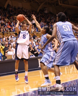 Jasmine Thomas starts off the extra period by putting Duke in front -  - D5;OT,4:16,69-67