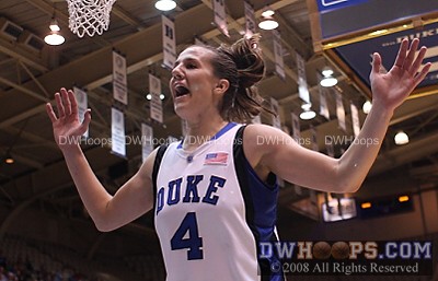 Waner guards the inbounder after her made layup -  - D4;2, 13:00, 40-22