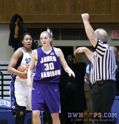 Joy Cheek is whistled for a foul by Lawson Newton -  - D21;1,16:35, 9-8
