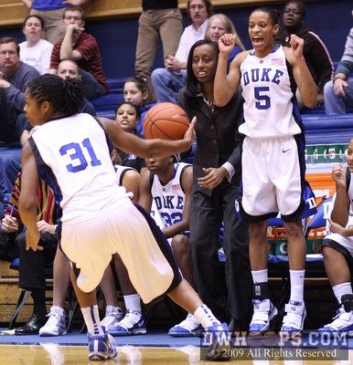 Jasmine Thomas reacts to a Keturah Jackson steal -  - 