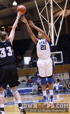 Joy Cheek puts Duke up 10-0 in the early going -  - 
