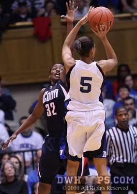 Jasmine Thomas shoots over Kalana Greene -  - 