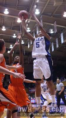Jasmine Thomas with a mid-range jumper -  - 