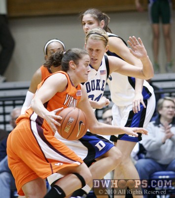 Kathleen Scheer guards Linsday Biggs -  - 