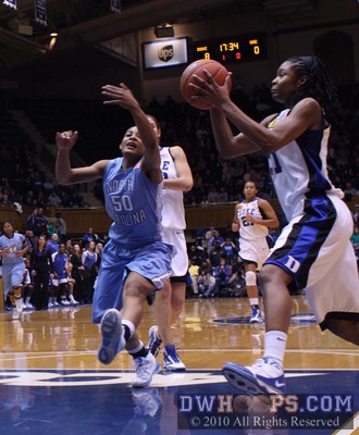 Keturah Jackson outruns the UNC defense to cap Duke's 10-0 start -  - 