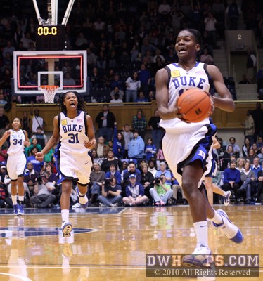 After a steal, Bridgette Mitchell is too late, the half is over -  - 