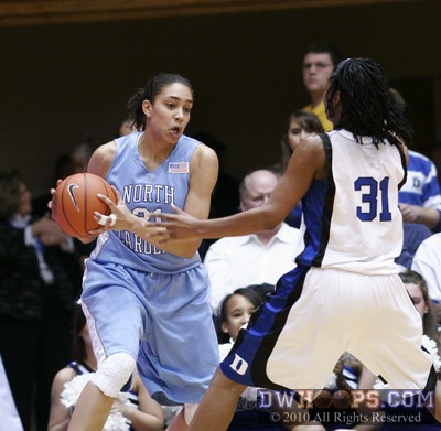 The intense defense of Keturah Jackson forces Krista Gross to make a horrible expression -  - 