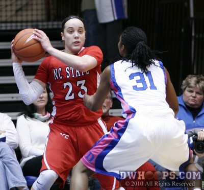 Marissa Kastanek faces the intense defense of Keturah Jackson -  - 
