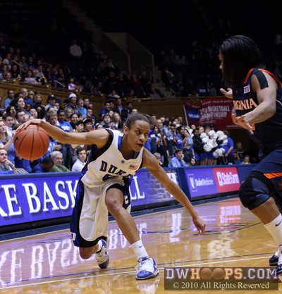 Jasmine Thomas fakes out Paulisha Kellum, she would then step behind the arc to nail a trey -  - 