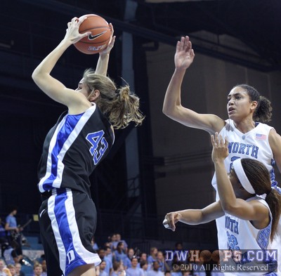 Allison Vernerey snares a pass -  - 