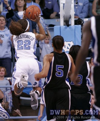 Cetera DeGraffenreid scores on a coast-to-coast layup -  - 