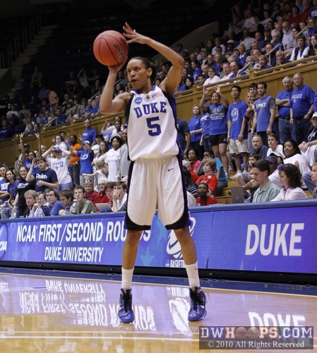 Jasmine Thomas left wide open to try a three -  - 