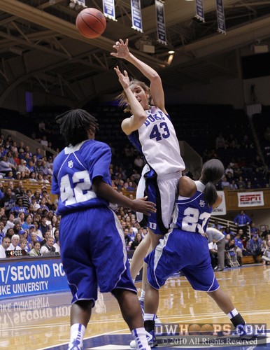 Allison Vernerey (43) collides with Quiana Kizer in the lane, losing the handle -  - 