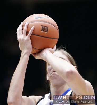 The free throw mechanics of Allison Vernerey whose shot cut the Trojan lead to six -  - D43;1,7:23,21-27