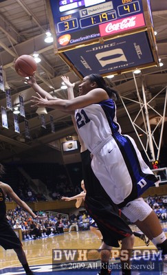 Joy Cheek cuts it to single digits, the score would hold for halftime -  - D21;1,1:18,33-41
