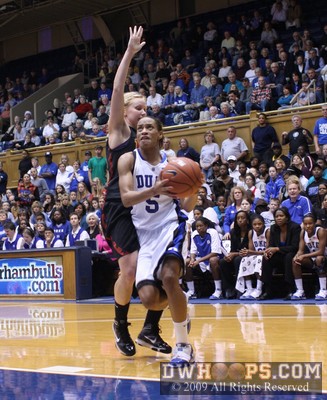 Jasmine Thomas goes to the rack again, putting Duke up by six -  - D5;2,72-66,2:56