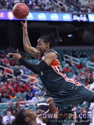 Williams airborne again, drawing a foul in the lane -  - 