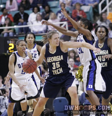 March intensity from Jasmine Thomas (left) and Brigitte Ardossi (35) -  - 