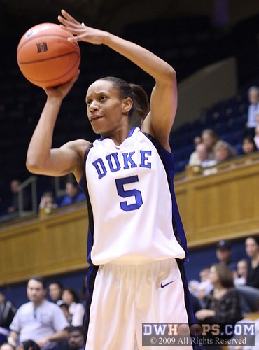 Jasmine Thomas hits from long range -  - 