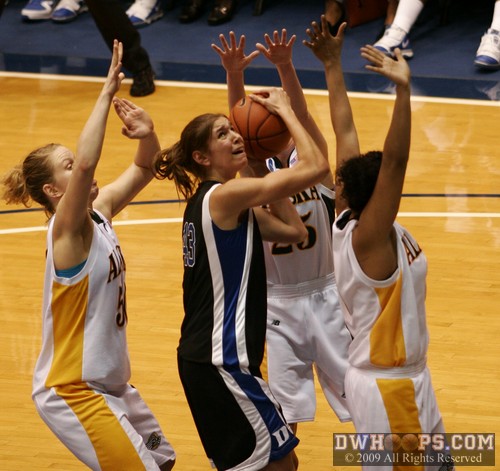 UAA collapses on Allison Vernerey in the paint -  - 