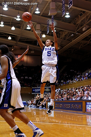 Jasmine Thomas hits to put Duke up by 20  - Duke Tags: #5 Jasmine Thomas 