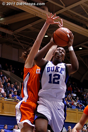 Chelsea Gray goes back to the goal again for two of her ten first half points.  - Duke Tags: #12 Chelsea Gray 
