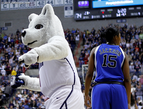 uconn husky mascot