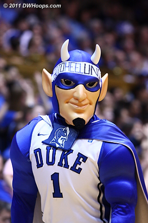 dwhoops_1011_29_duke_66_unc_58_92.jpg