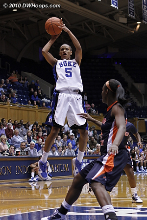 Jasmine Thomas scores again