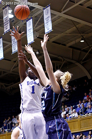 Elizabeth Williams opened the scoring by hitting her 12th consecutive shot, but she did not break Sheana Mosch's record of 18.