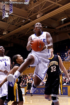 Chelsea Gray attacks the basket