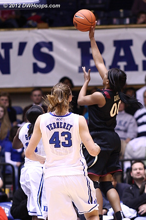 Clayton goes coast-to-coast after a steal to again cut Duke's lead to two  