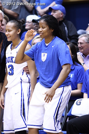 A happy Duke bench