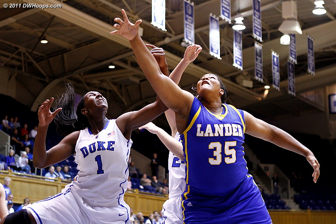 Elizabeth Williams battles Kaylyn Small (35)