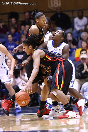 Alyssa Thomas runs Chelsea Gray into a solid Alicia DeVaughn screen  - Duke Tags: #12 Chelsea Gray 