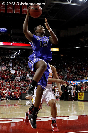 Chelsea Gray powered down the lane to tie the game at 61
