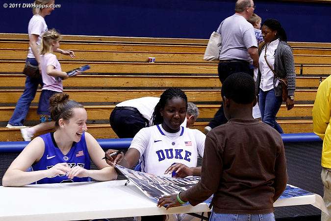 Autograph time for the freshmen