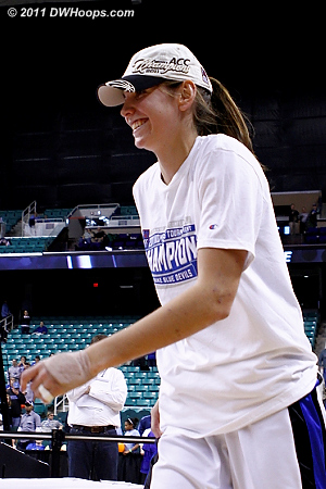 DWHoops Photo  - Duke Tags: #43 Allison Vernerey 