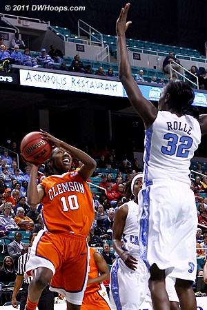 DWHoops Photo  - CLEM Players: #10 Kirstyn Wright - UNC Tags: #32 Waltiea Rolle 