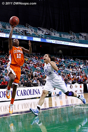 Tigers fast break again, Heels lead 39-33  - CLEM Players: #10 Kirstyn Wright - UNC Tags: #21 Krista Gross 