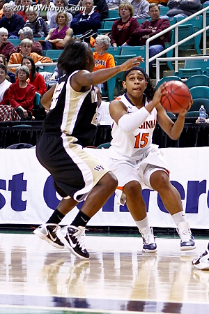 DWHoops Photo  - UVA Players: #15 Ariana Moorer - WF Tags: #22 Lakevia Boykin 