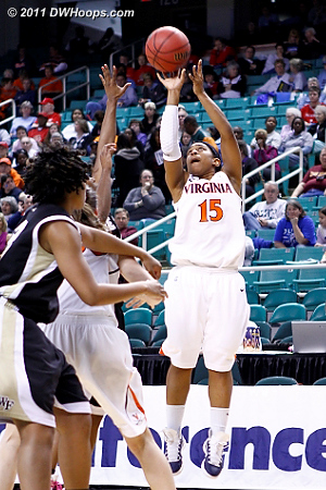 DWHoops Photo  - UVA Players: #15 Ariana Moorer 